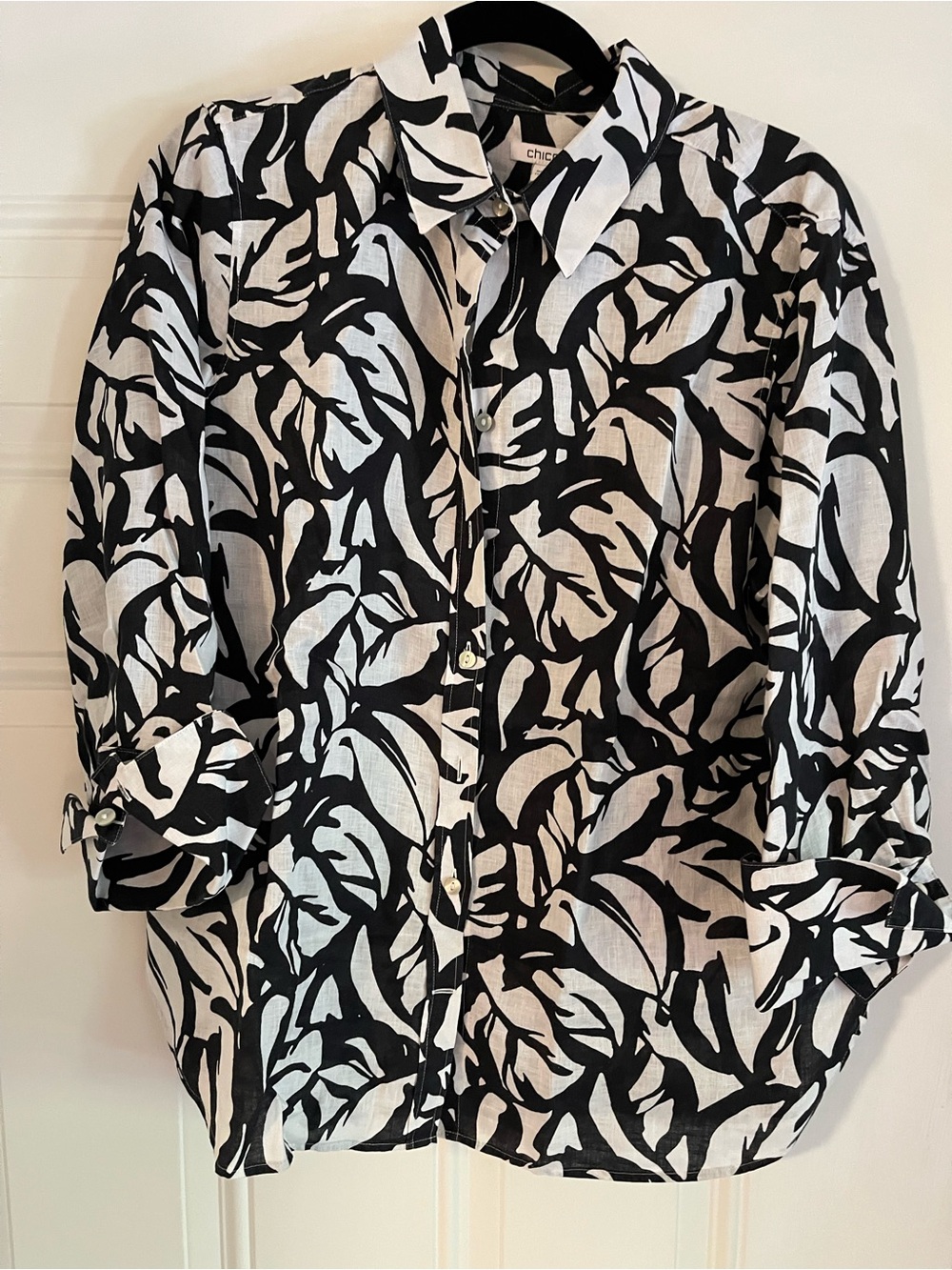 Chico's Black & White Leaf-Print Button-Down Shirt